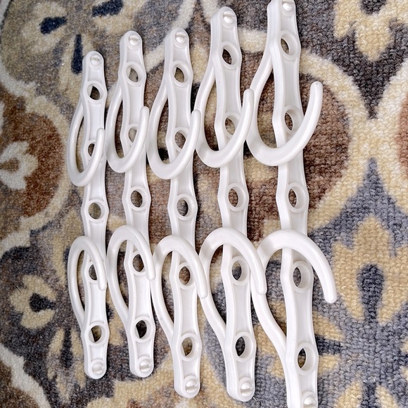 Space Saving Plastic Hangers Hanger Extenders for Clothes Closet Organizing - Picture 6 of 10